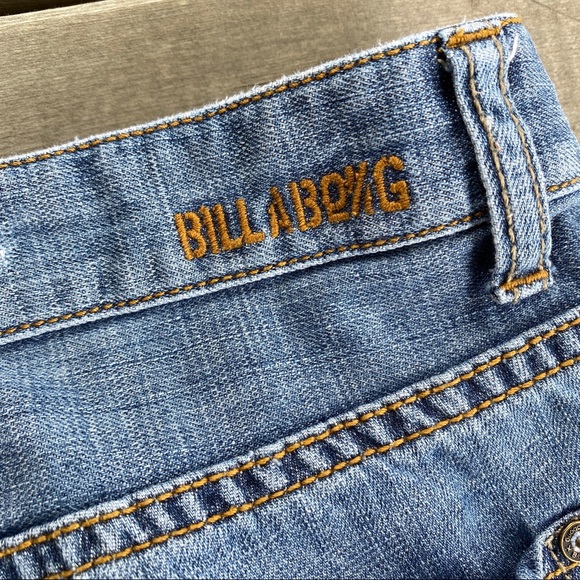 Billabong Distressed Boyfriend Jeans - Picture 8 of 8